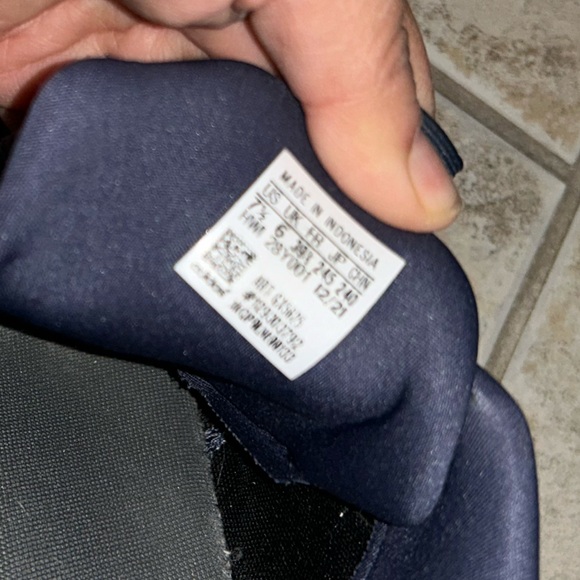 7.5 pre loved Adidas Puremotion Lifestyle Navy Women’s Sneakers - Picture 4 of 10